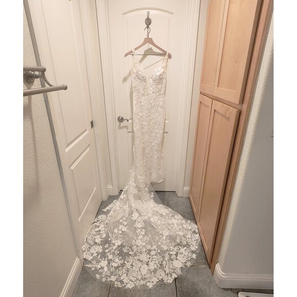 Lillian West Low Back Fit and Flare Lace Wedding Dress in Size 10 - Picture 3 of 10